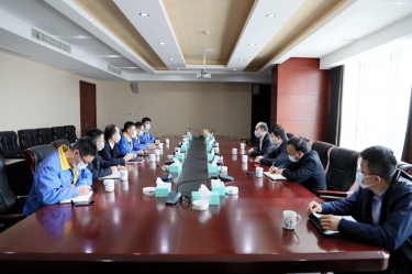 平湖市委书记仲旭东一行莅临澳门太阳成城调研企业疫情防控和复工复产工作