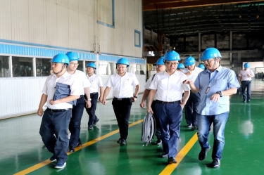2020年9月8日,时任商务部亚洲司副司长杨伟群、马来西亚驻华使馆公使施志光莅临澳门太阳成城对马来西亚项目进行调研